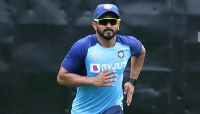 Why Kedar Jadhav preferred over Manish Pandey? Twitter asks