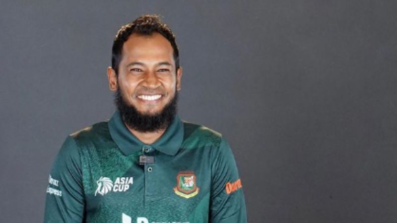 Mushfiqur Rahim Becomes First Bangladesh Batter Out for Handling the Ball